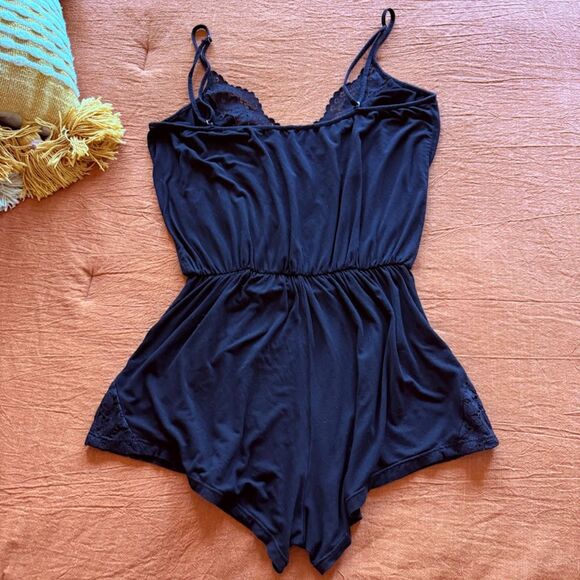 F21 Black Lace Trim & Jersey Pajama Lounge Romper size XS/S - Picture 4 of 8